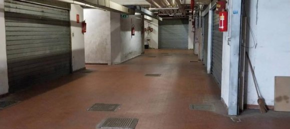 30m² Garage in Rome, Italy No. 108312 14