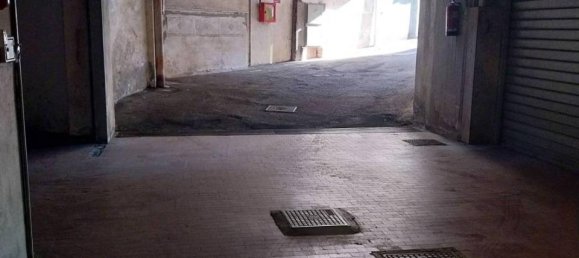 30m² Garage in Rome, Italy No. 108312 4