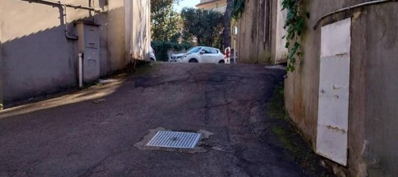 30m² Garage in Rome, Italy No. 108312 2