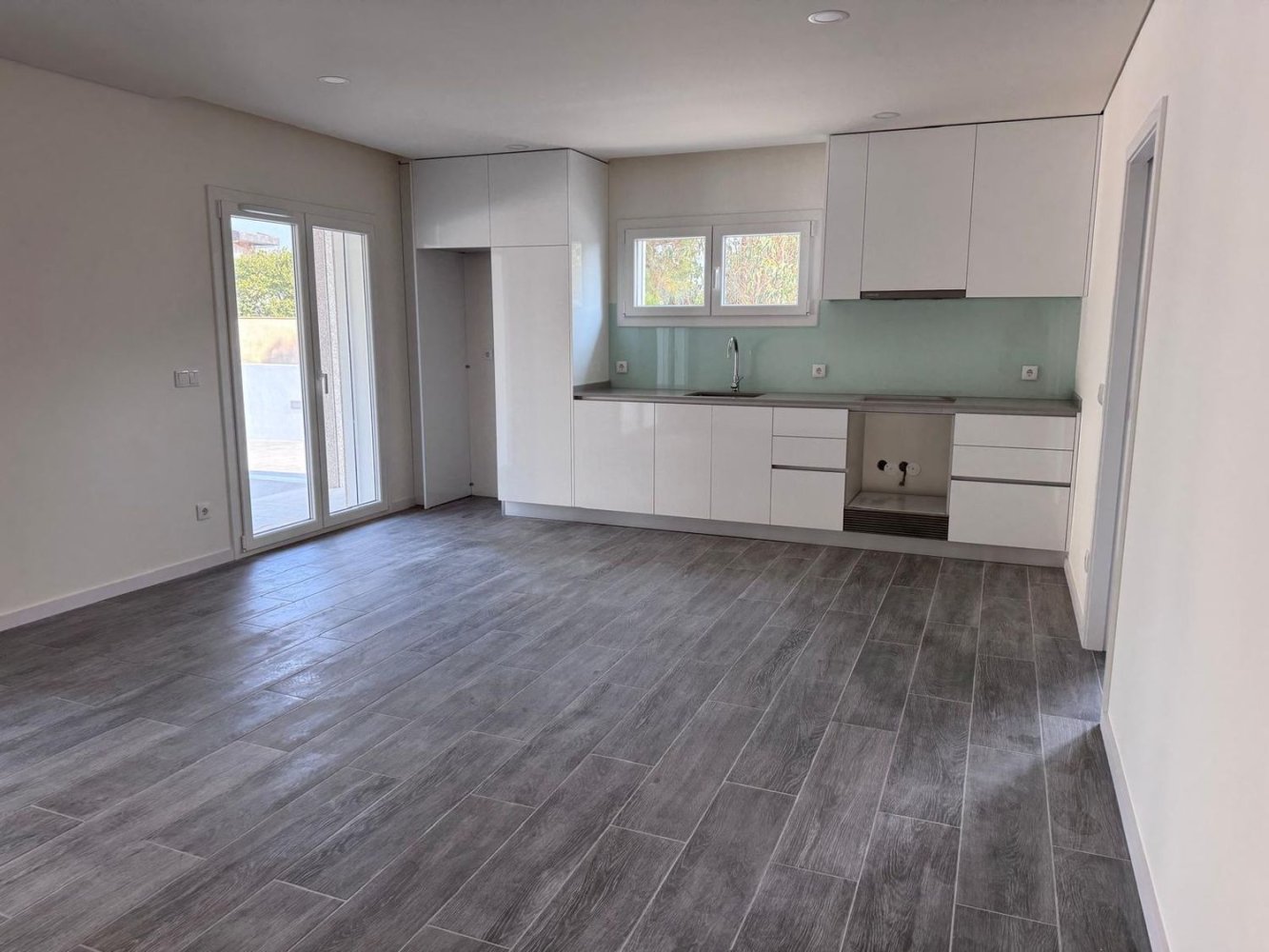 3 bedrooms House in Oia, Portugal No. 297938