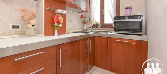 3 rooms Apartment in Turin, Italy No. 119269 8