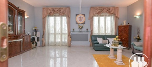 3 rooms Apartment in Turin, Italy No. 119269 16