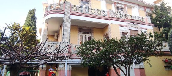 6 Schlafzimmer Property in Palaio Faliro, Greece, Nr. 3958 2