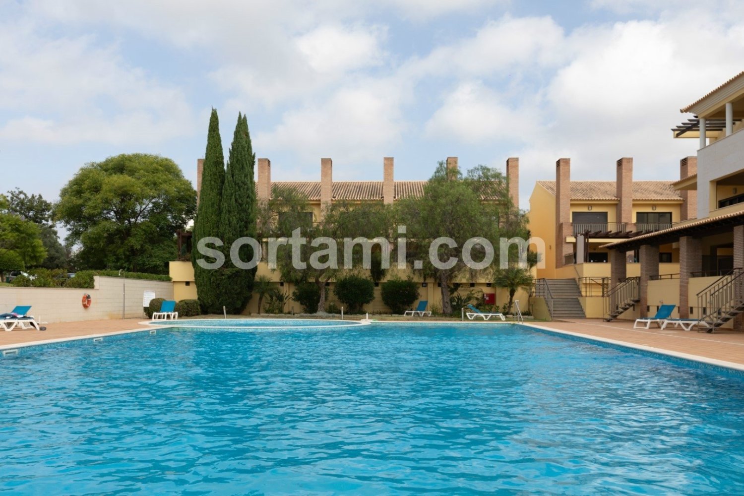 3 bedrooms Townhouse in Quarteira, Portugal No. 267988