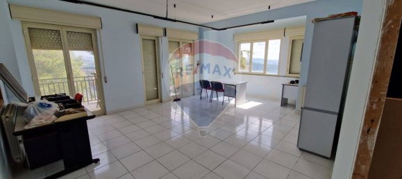 5-salle Appartement à Favara, Italy No. 148309 22