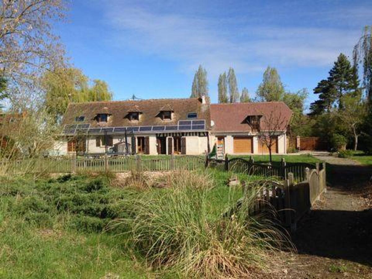 5 bedrooms House in Dreux, France No. 8612