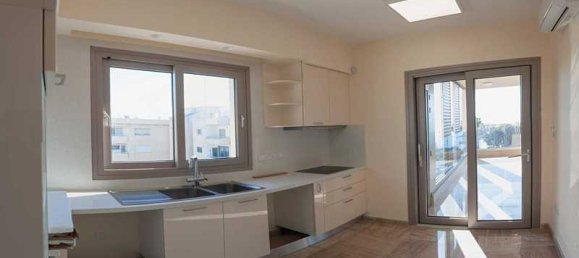 3 bedrooms Apartment in Agios Tychonas, Cyprus No. 10992 5