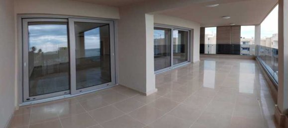 3 bedrooms Apartment in Agios Tychonas, Cyprus No. 10992 8
