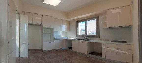 3 bedrooms Apartment in Agios Tychonas, Cyprus No. 10992 6