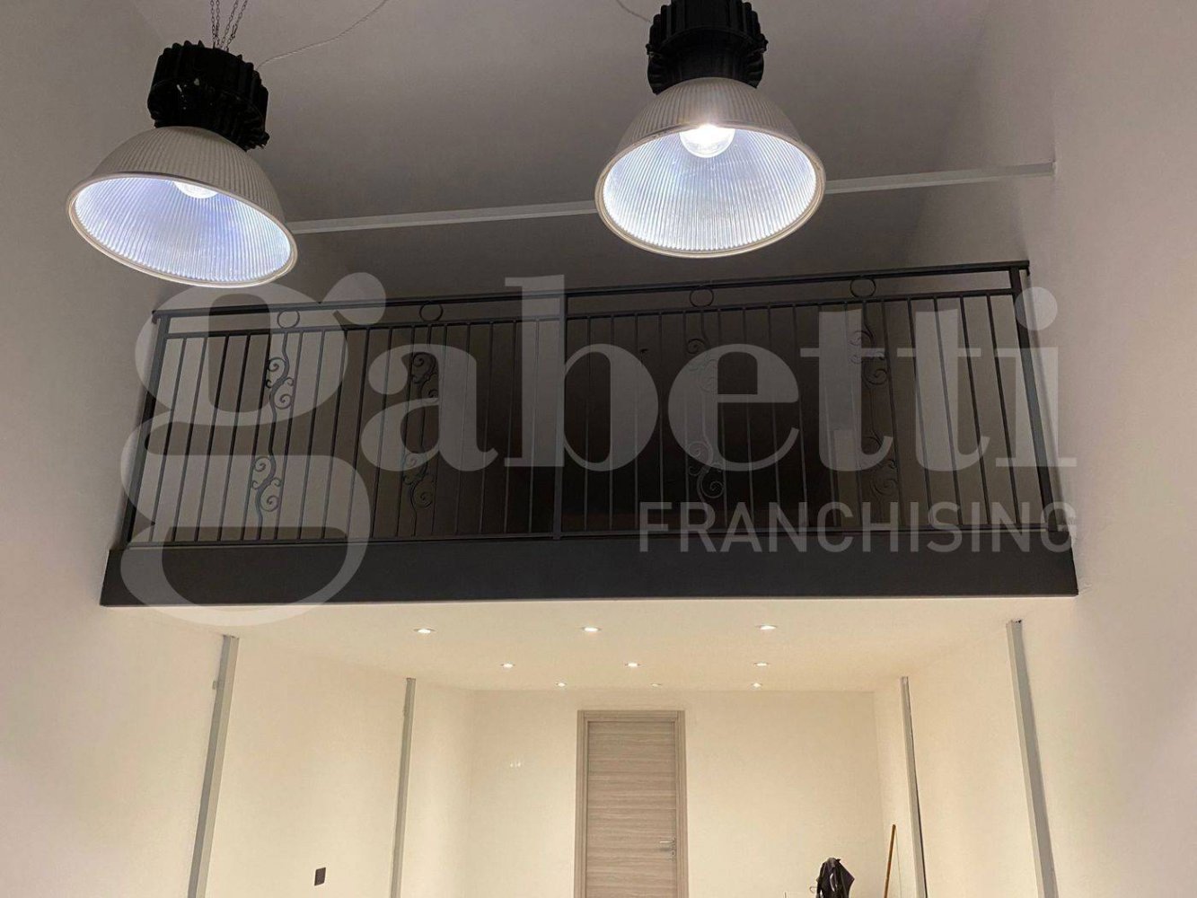 Propiedad comercial de 1 habitación en Rivoli, Italy No. 218757