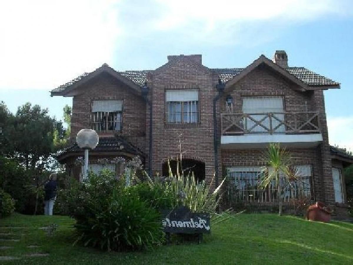 5 bedrooms House in Mar del Plata, Argentina No. 96630