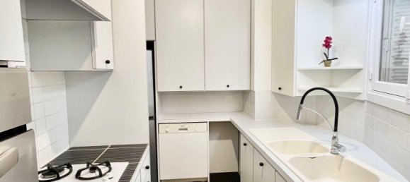 2 bedrooms Apartment in Paris, France No. 167595 11