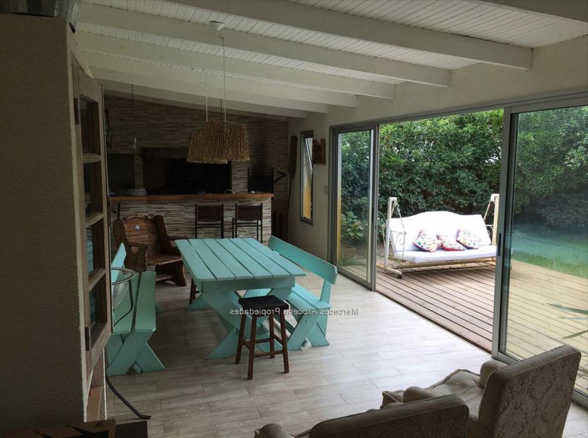 3 bedrooms House in Canelones, Uruguay No. 12825