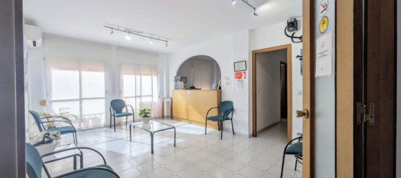 4 bedrooms Apartment in Fuengirola, Spain No. 185038 3