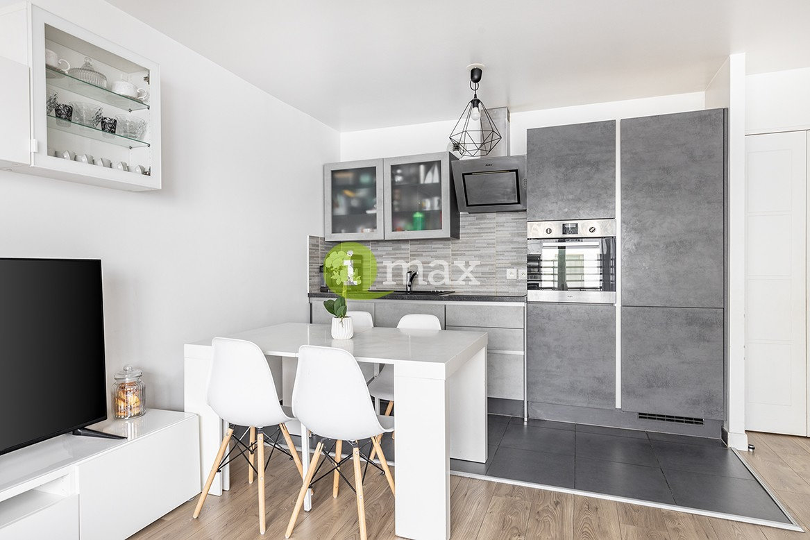 2 bedrooms Apartment in Clichy, France No. 114512