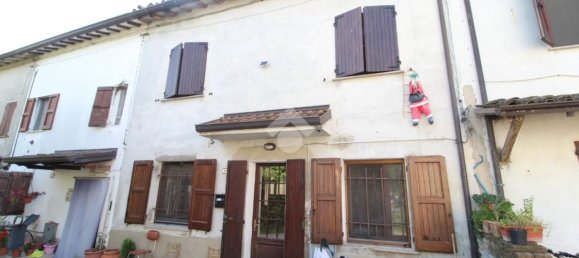 4-Zimmer Villa in Cadelbosco di Sopra, Italy, Nr. 111942 2