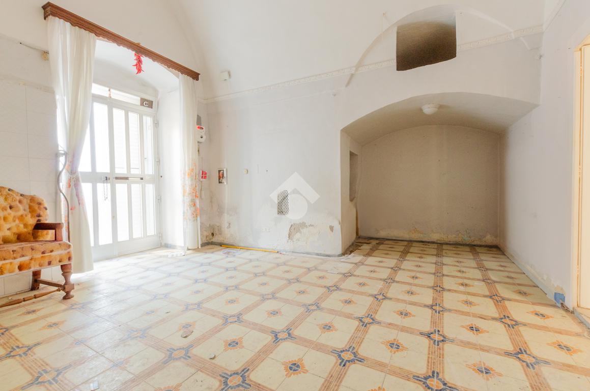 2 rooms House in Gioia del Colle, Italy No. 42760
