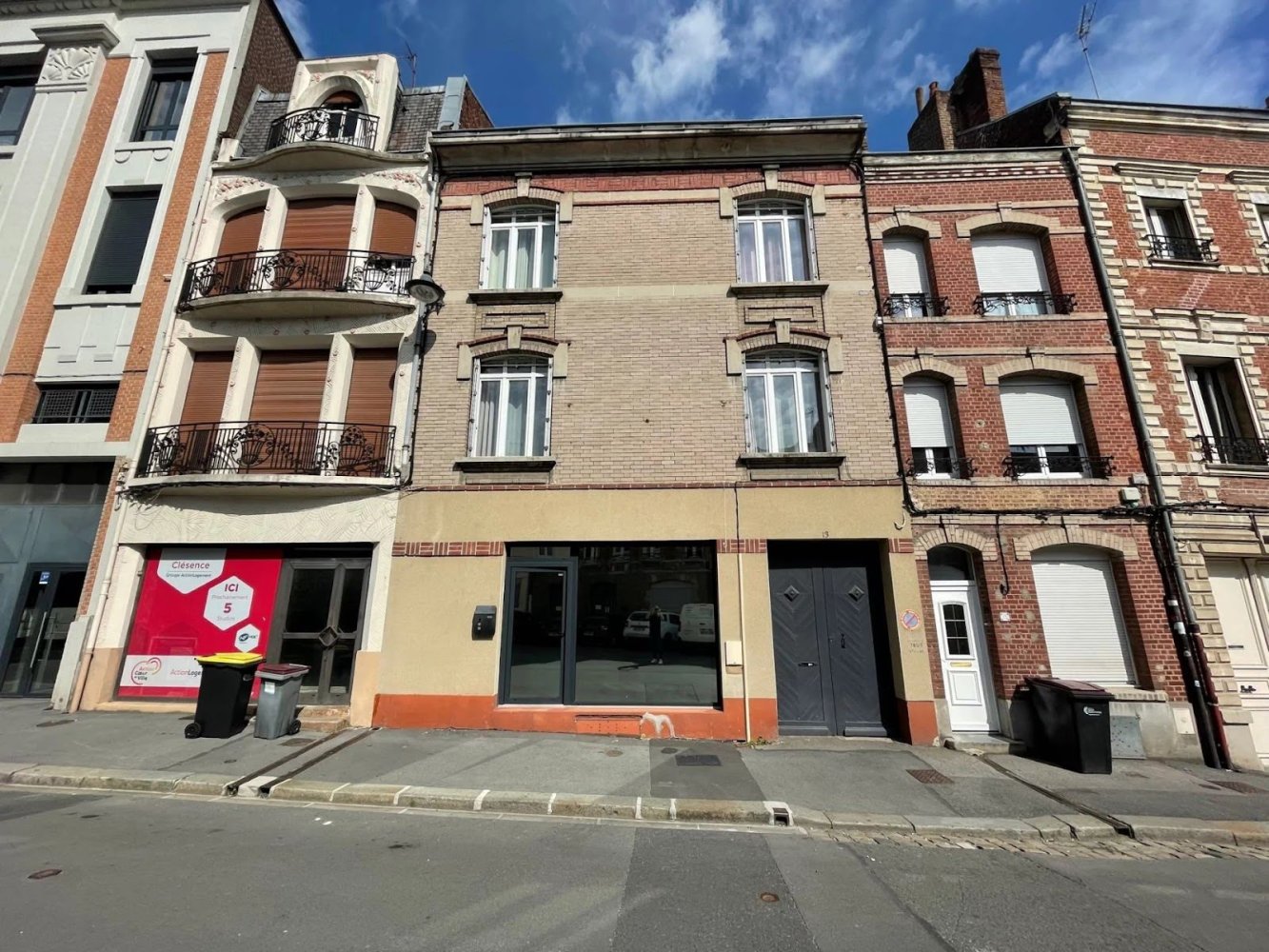 Propriété commerciale à Saint-Quentin, France 68m² No. 92579