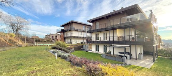 4غرفة شقة في Albano Sant'Alessandro, Italy رقم 4029 10