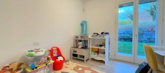 4غرفة شقة في Albano Sant'Alessandro, Italy رقم 4029 26