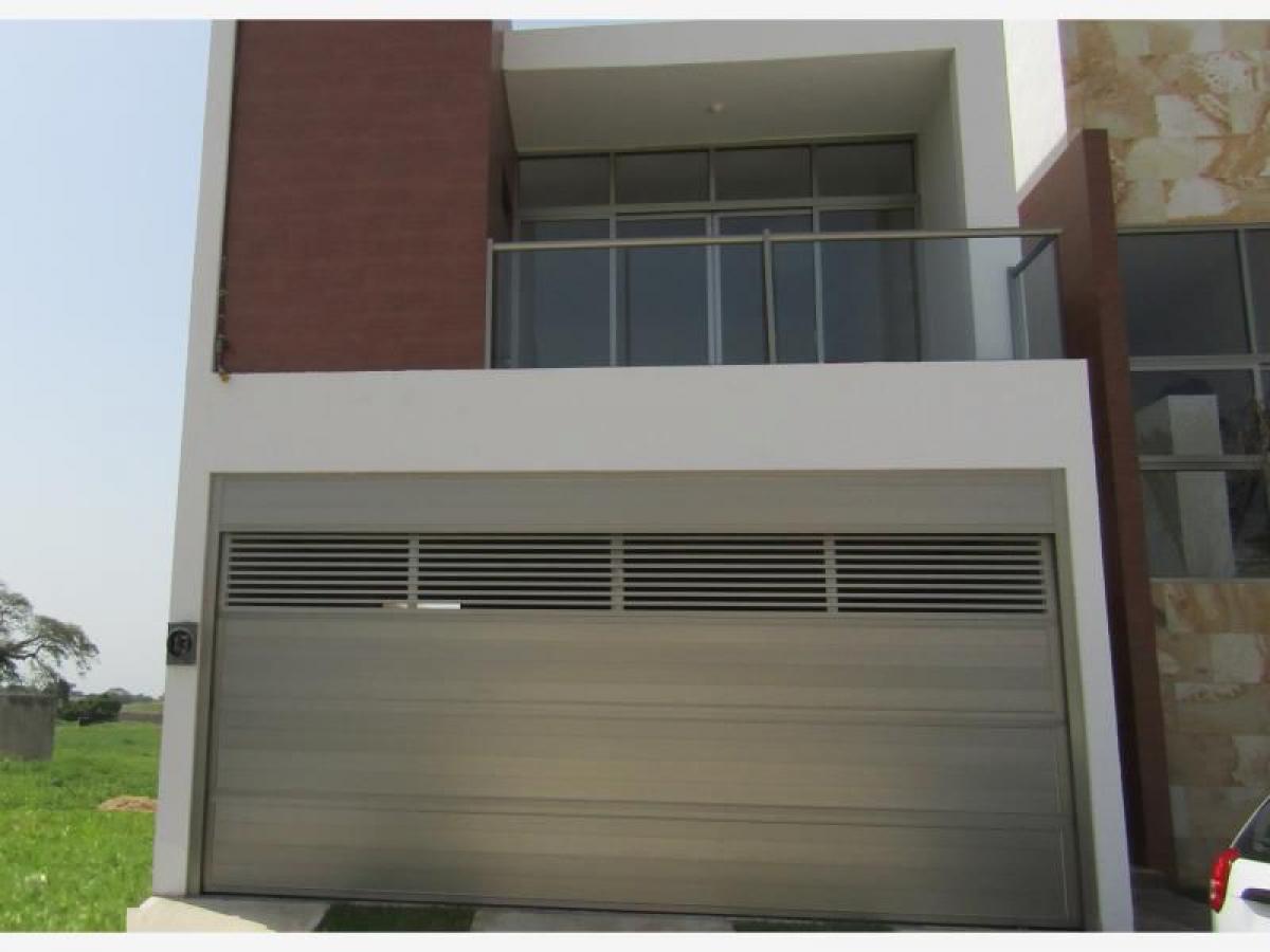 Casa de 3 dormitorios en Veracruz, Mexico No. 226990
