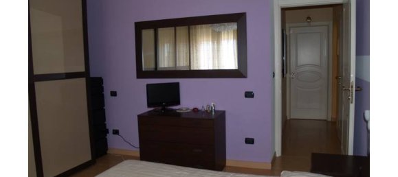 2 Schlafzimmer Wohnung in Reggio Emilia, Italy, Nr. 254967 6