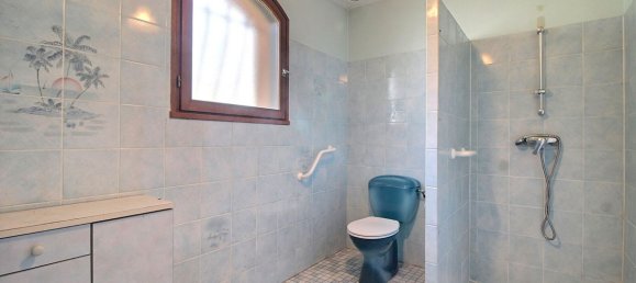 4 bedrooms House in Aubiere, France No. 339253 9