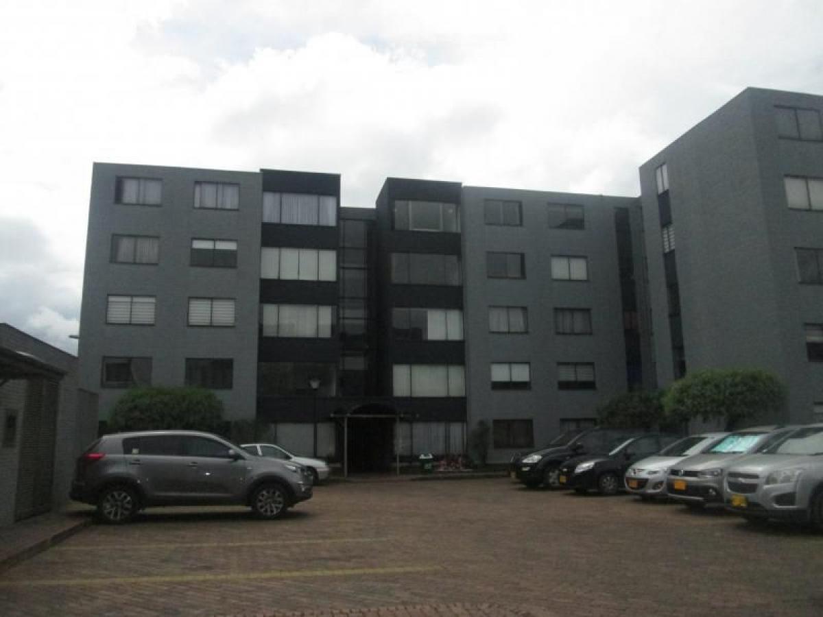 Casa de 3 dormitorios en Bogotá, Colombia No. 13614