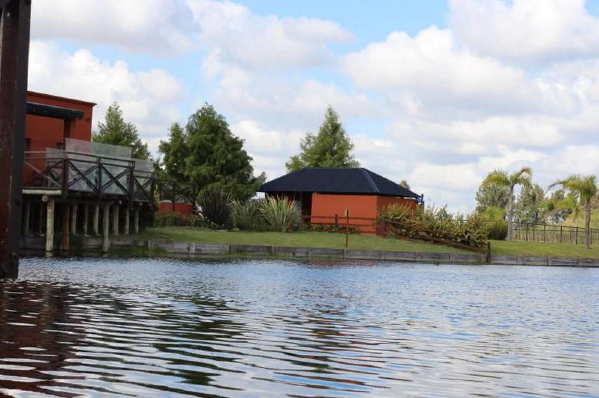  Land in Buenos Aires, Argentina No. 118628