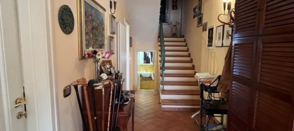 Casa de 10 habitaciónes en Mirandola, Italy No. 137106 17