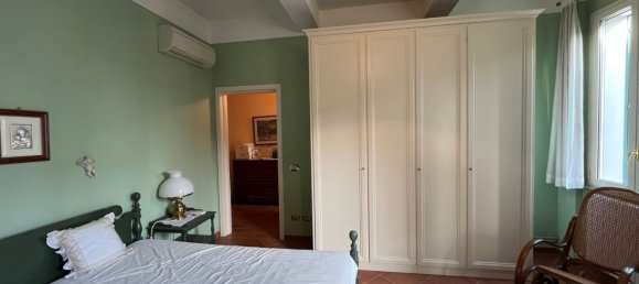 Casa de 10 habitaciónes en Mirandola, Italy No. 137106 34