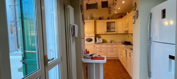 Casa de 10 habitaciónes en Mirandola, Italy No. 137106 12