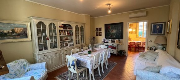 Casa de 10 habitaciónes en Mirandola, Italy No. 137106 4