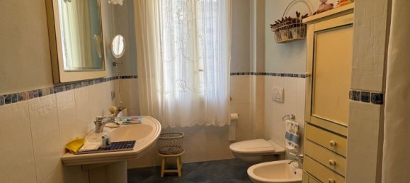 Casa de 10 habitaciónes en Mirandola, Italy No. 137106 36