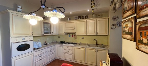 Casa de 10 habitaciónes en Mirandola, Italy No. 137106 8