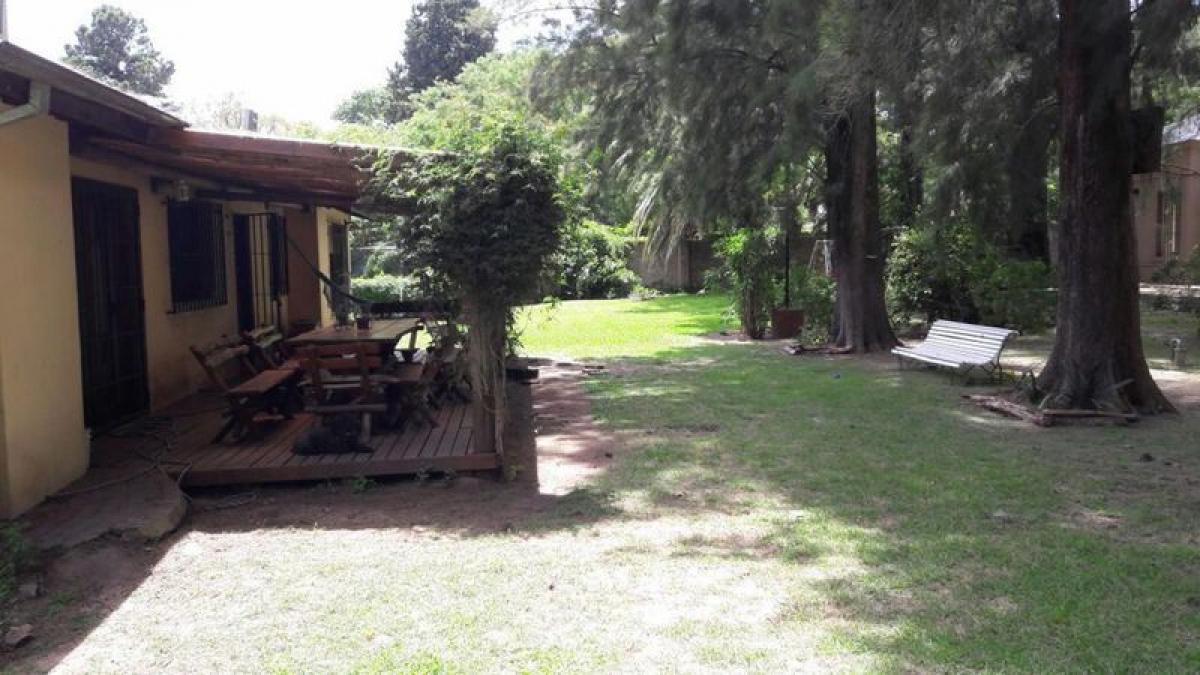 4 bedrooms House in San Miguel, Argentina No. 91102