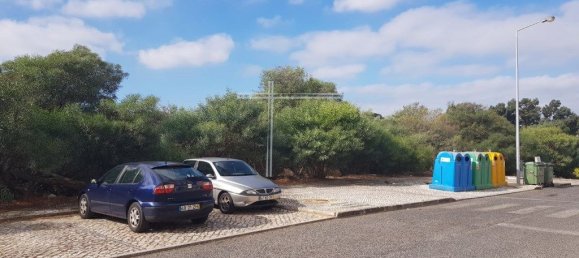 272m² Land in Almada, Portugal No. 118630 3