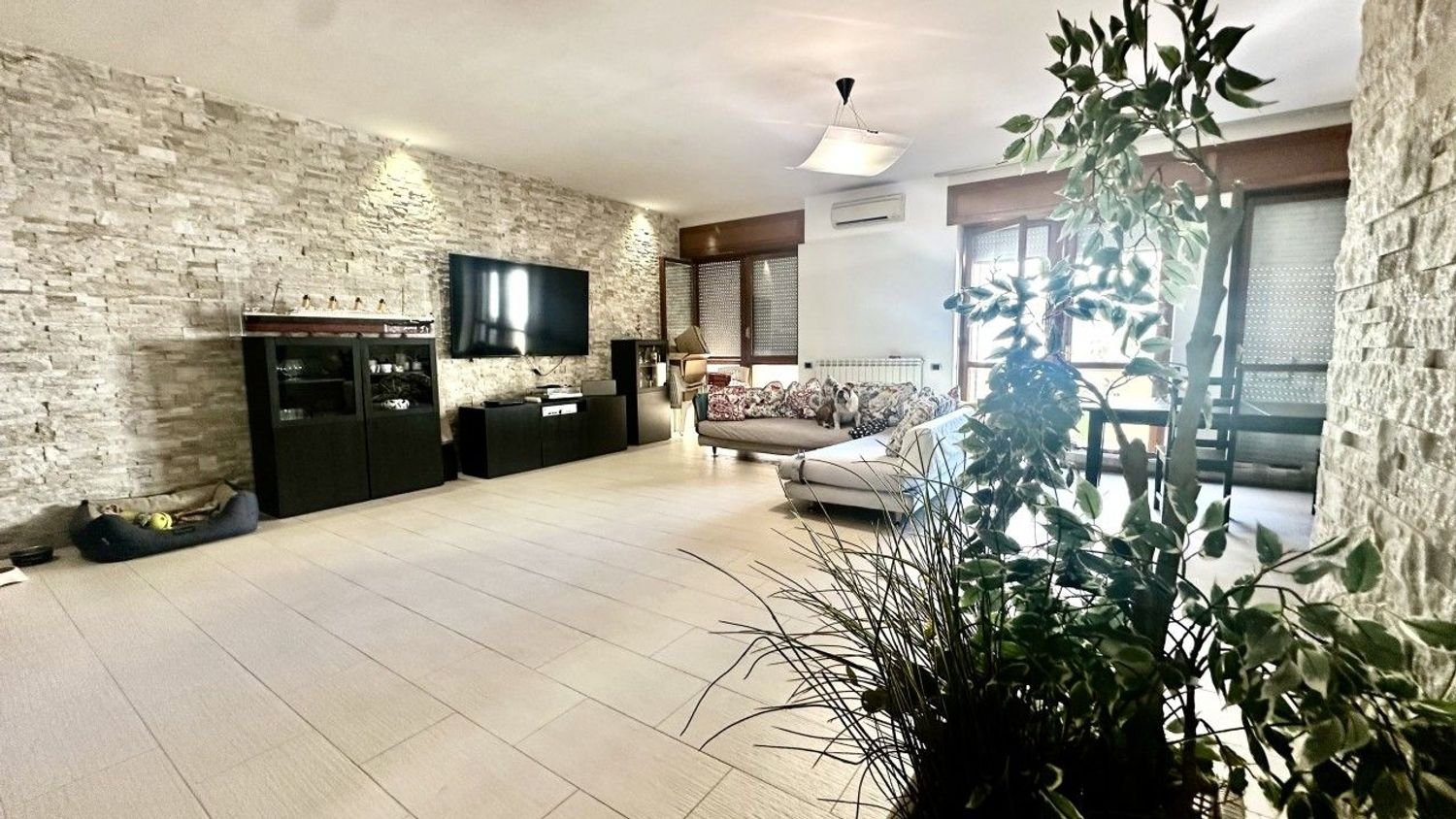 Apartamento T4 em Taranto, Italy N.º 377252