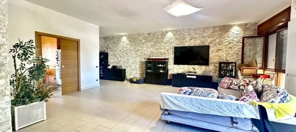 Apartamento T4 em Taranto, Italy N.º 377252 2