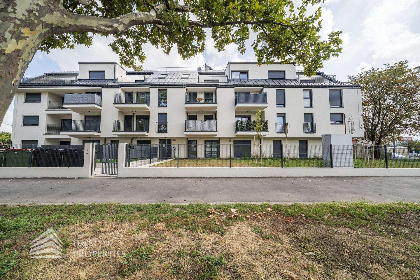 10-Zimmer Gewerbliche Immobilie in Simmering, Austria, Nr. 242391