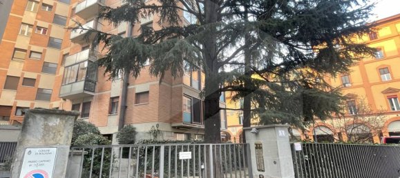 6 rooms Apartment in Bologna, Italy No. 26266 11