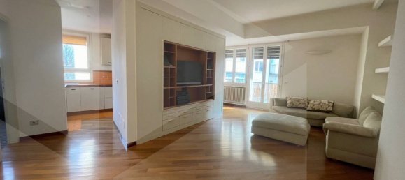 6 rooms Apartment in Bologna, Italy No. 26266 32