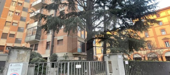 6 rooms Apartment in Bologna, Italy No. 26266 12