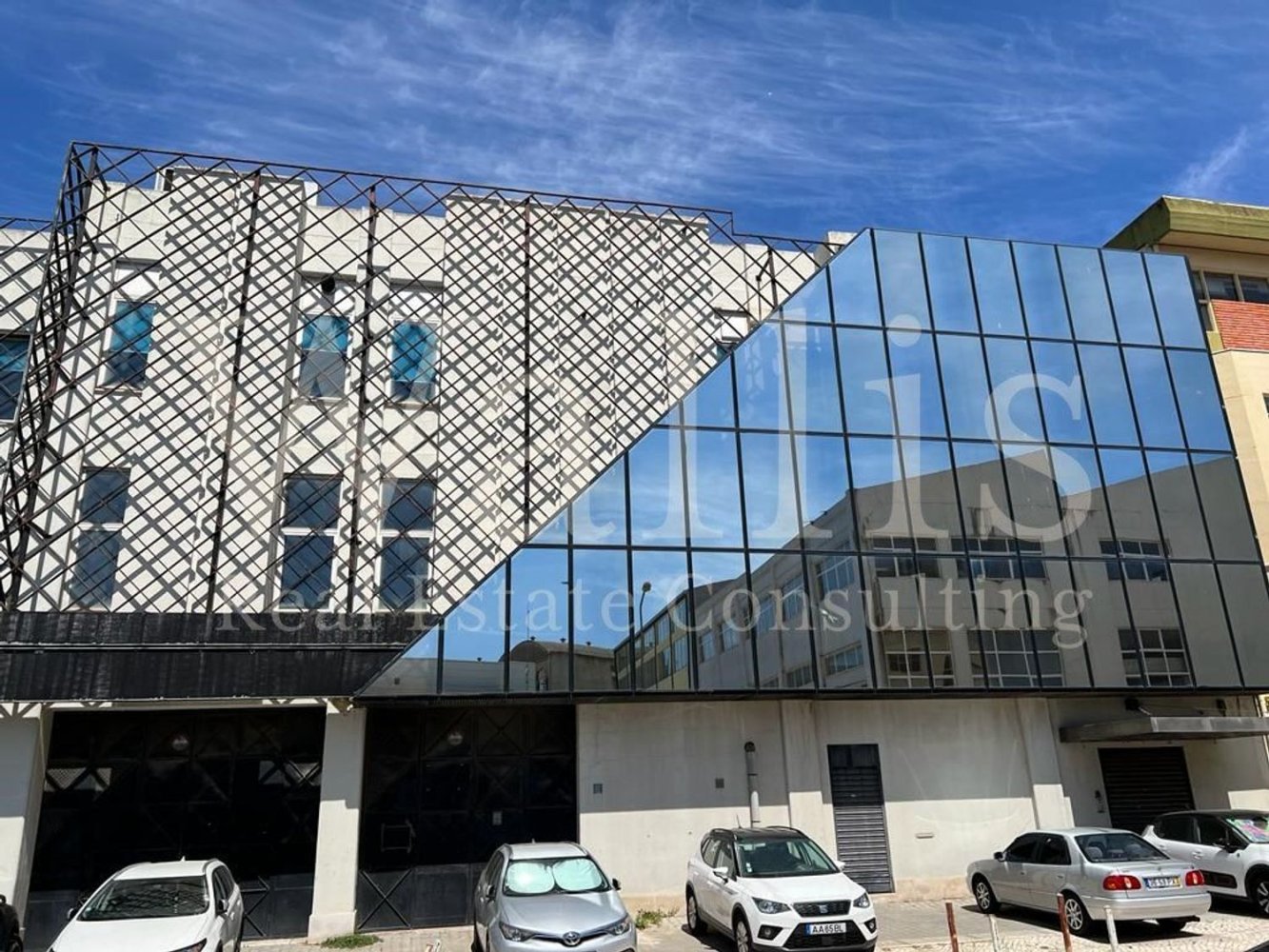 4830m² Building in Loures, Portugal No. 85322