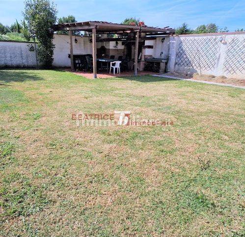 Villa de 7 dormitorios en Lucca, Italy No. 147358