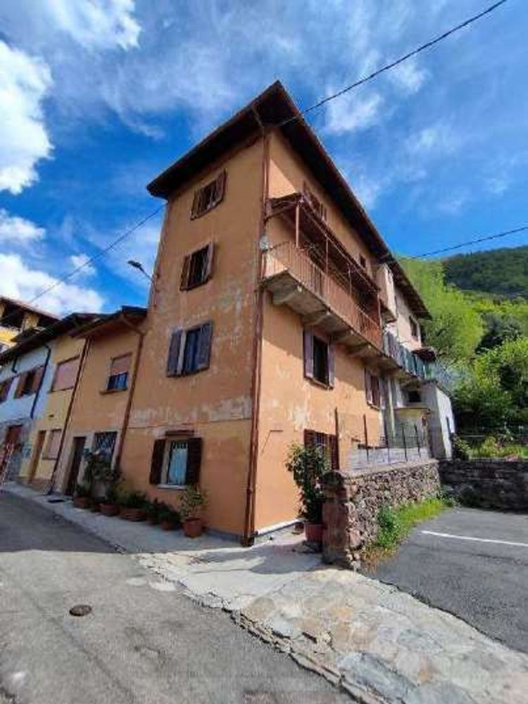 7 rooms Apartment in Valganna, Italy No. 229580