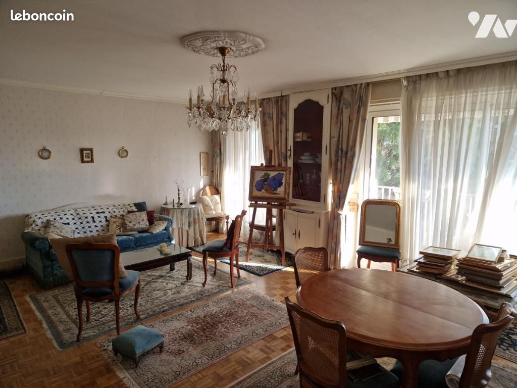 2 bedrooms Apartment in Versailles, France No. 327150