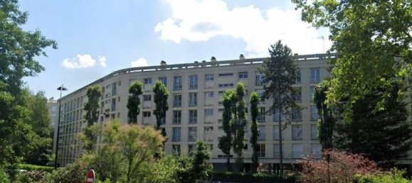 2 bedrooms Apartment in Versailles, France No. 327150 3