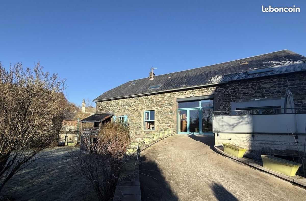 Casa T7 em Saint-Bonnet-pres-Orcival, France N.º 64260