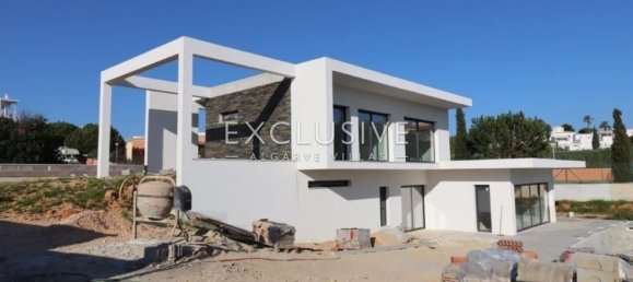 3 bedrooms Villa in Lagoa, Portugal No. 7516 2
